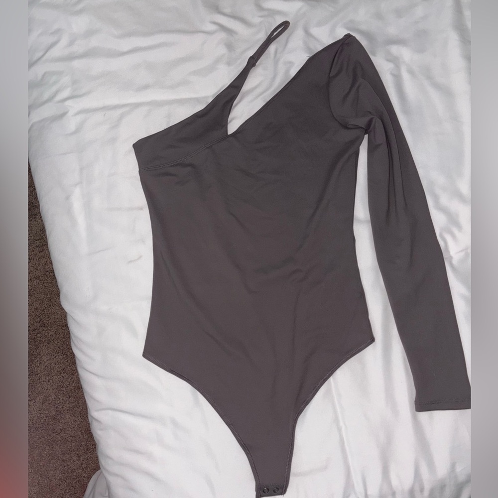 NWT Abercrombie one shoulder bodysuit